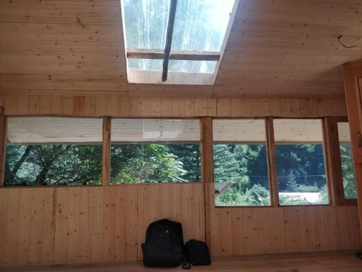 Moksha - By The River Villa Jibhi Екстериор снимка