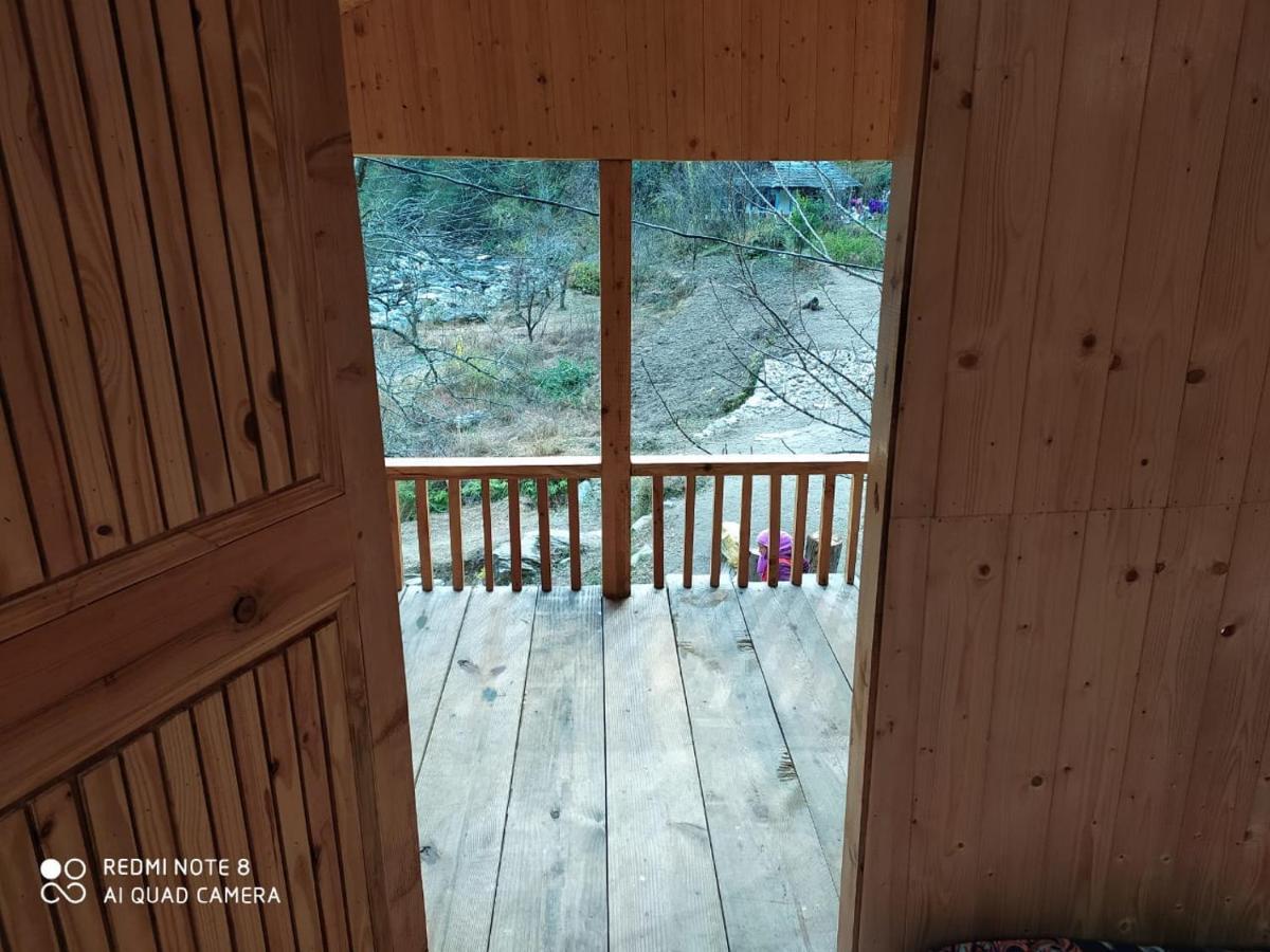 Moksha - By The River Villa Jibhi Екстериор снимка