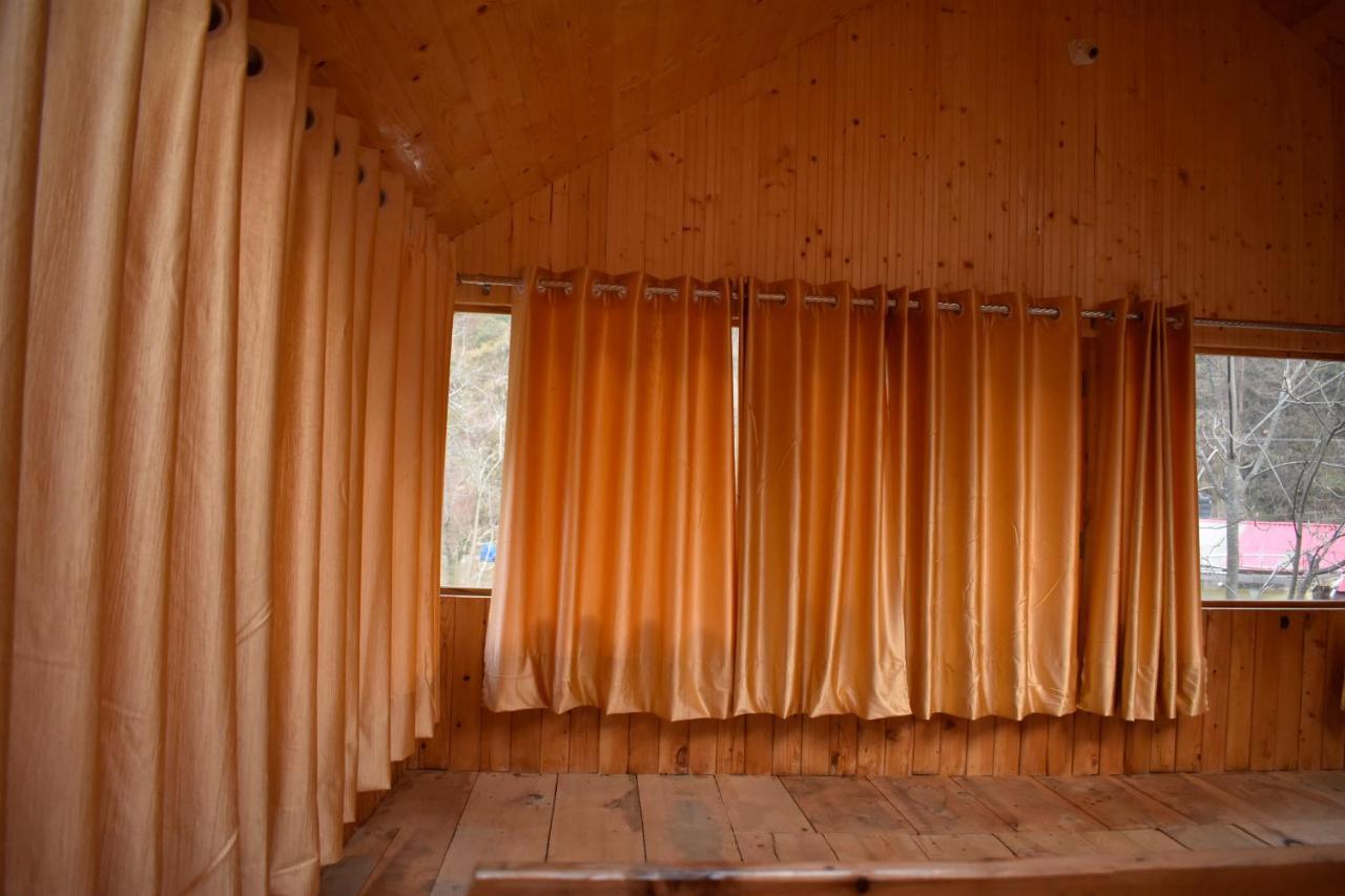 Moksha - By The River Villa Jibhi Екстериор снимка