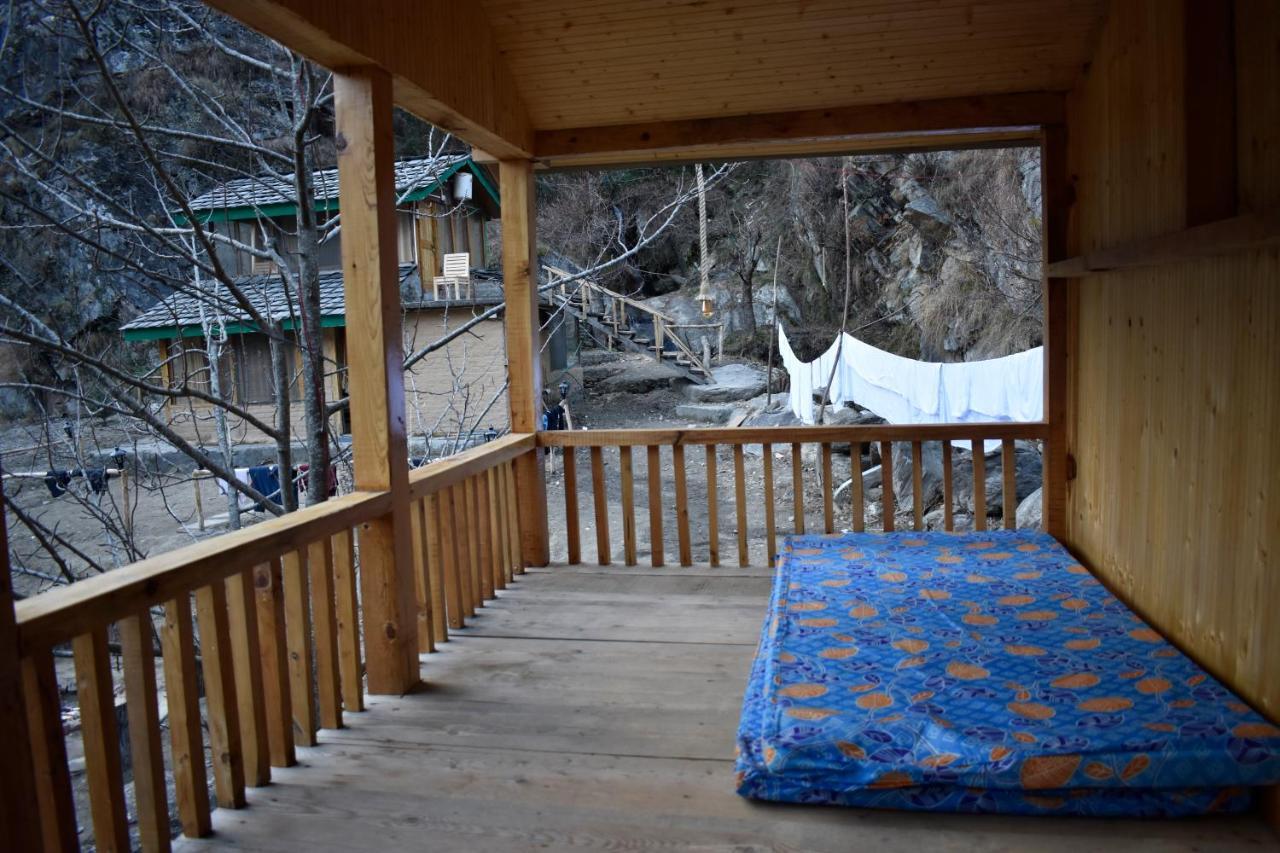 Moksha - By The River Villa Jibhi Екстериор снимка